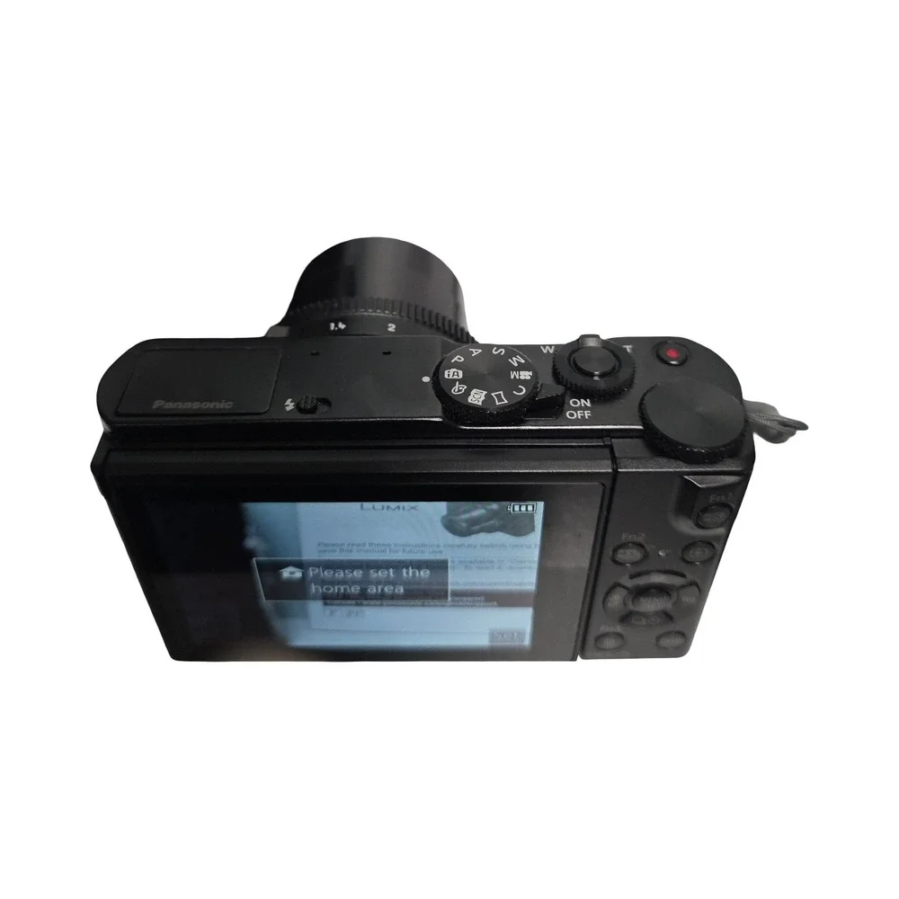 Panasonic LUMIX LX10 20.1MP Digital Camera MINT in BOX